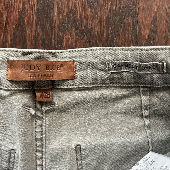 Judy Blue High Waist Olive Wide Leg Crop Jeans | Size 7/28 | Style #: JB88734 - Picture 3 of 11
